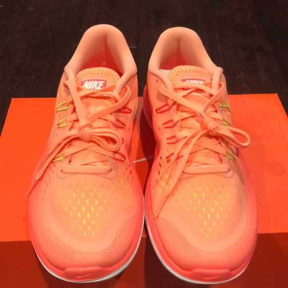 🎉 SOLD 🎉 Nike Flex 2017 Shoes - Picture 2 of 8